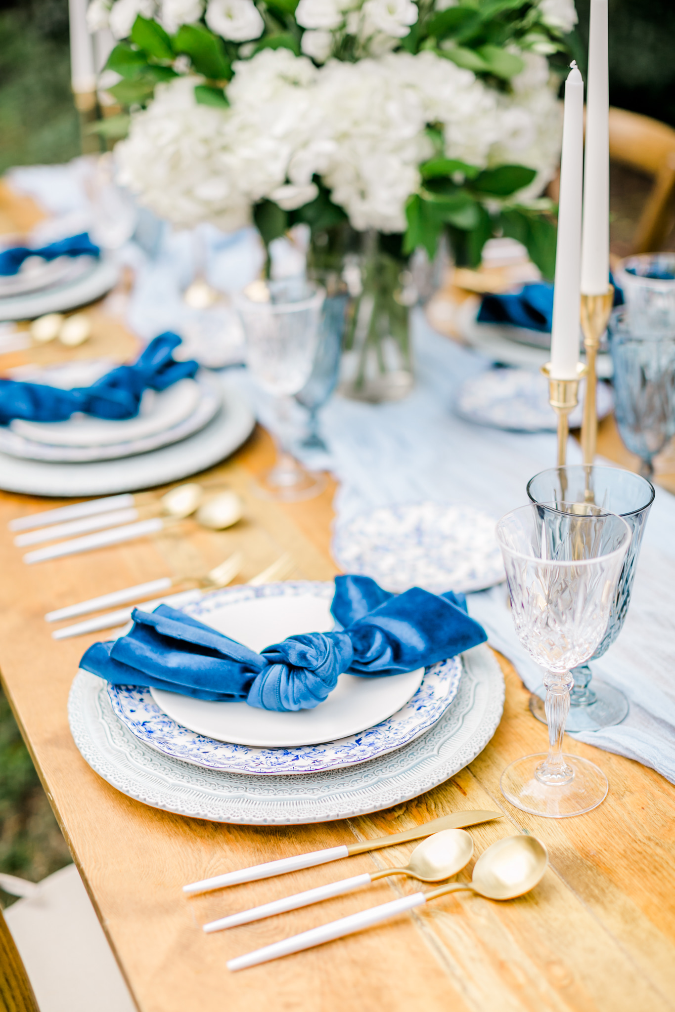French chinoiserie styled shoot wedding table